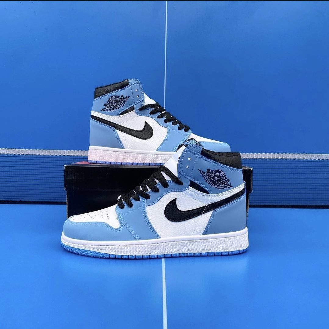 Air Jordan 1 "University Blue"
