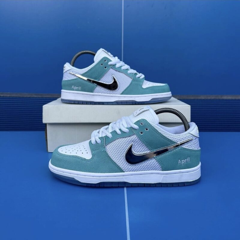 Nike SB Dunk April