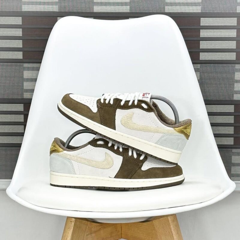 Travis Scott x Air Jordan 1 Low OG "Medium Olive"