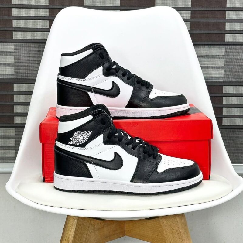 Air Jordan 1 Retro High OG "Panda"