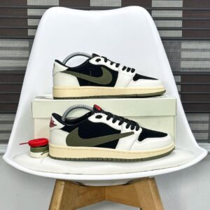 Travis Scott x Air Jordan 1 Low OG "Olive" 2 Travis Scott x Air Jordan 1 Low OG "Olive"
