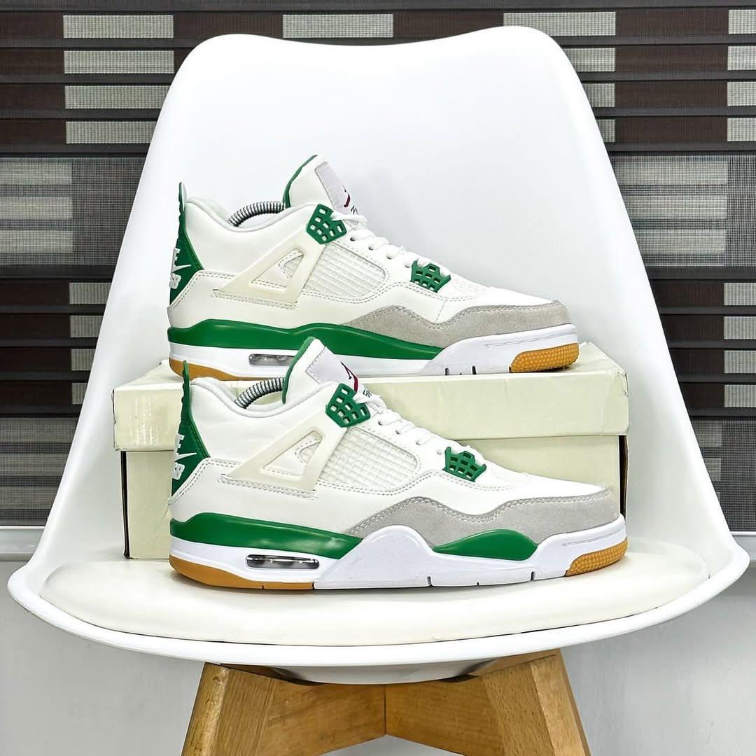 Nike SB x Air Jordan 4 Retro "Pine Green" 1 Nike SB x Air Jordan 4 Retro "Pine Green"