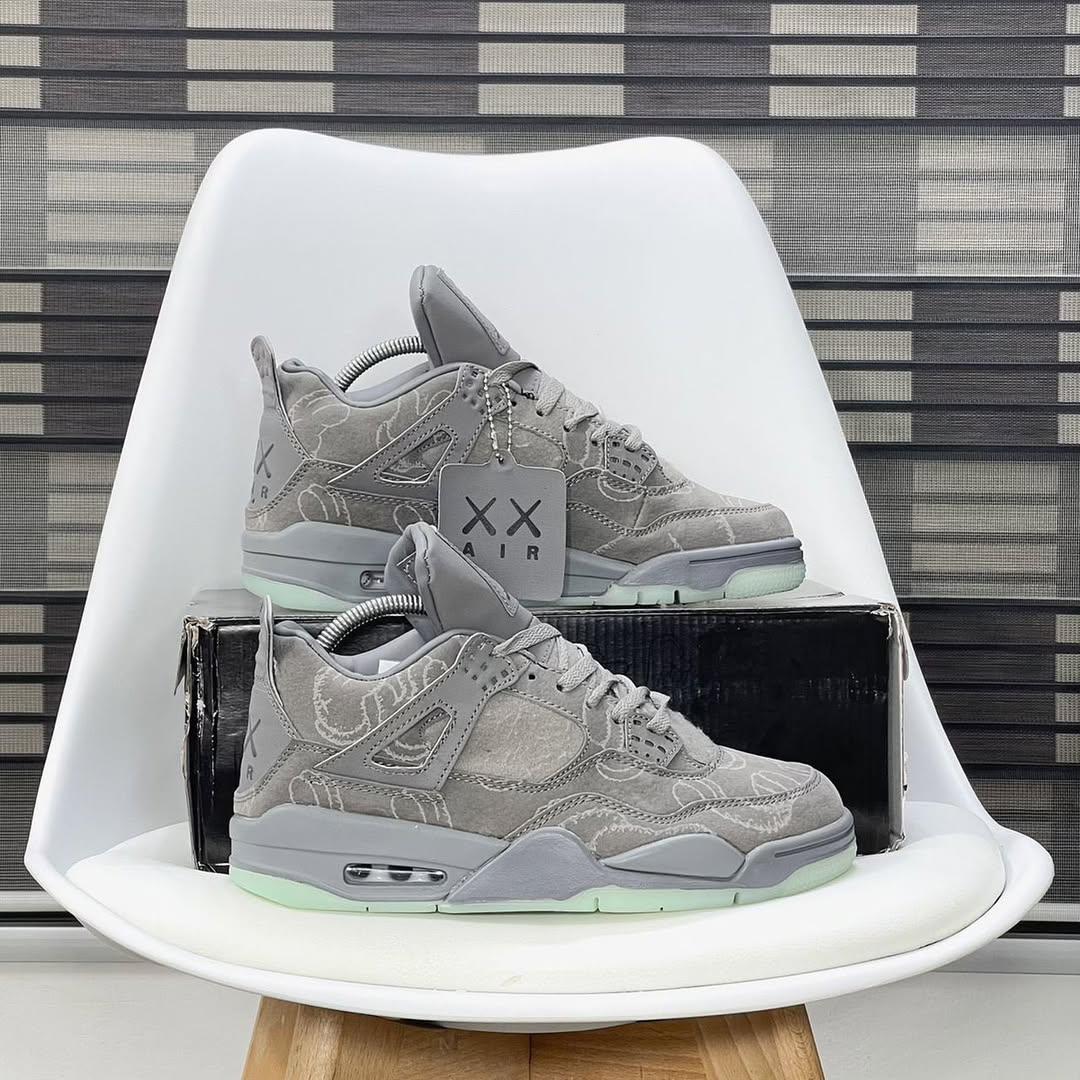 KAWS x Air Jordan 4 Retro Cool Grey 1 KAWS x Air Jordan 4 Retro Cool Grey