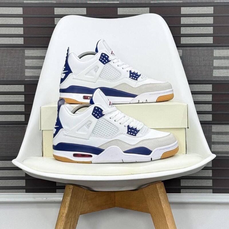 Nike SB x Air Jordan 4 "Navy"