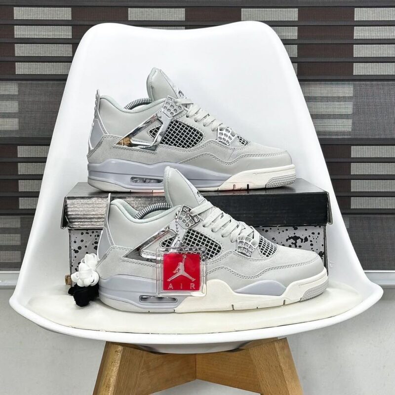 Air Jordan 4 "Frozen Moments"